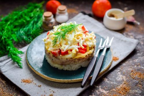 Салат с яйцом и рыбой. 10 простых салатов с рыбными консервами