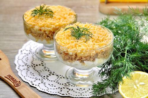 Салат с яйцом и рыбой. 10 простых салатов с рыбными консервами