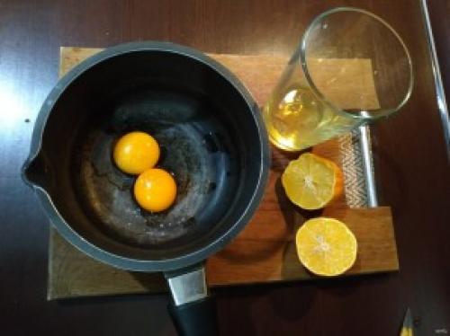 Брускетта с лососем и яйцом-пашот и соусом. Бенедикт с лососем