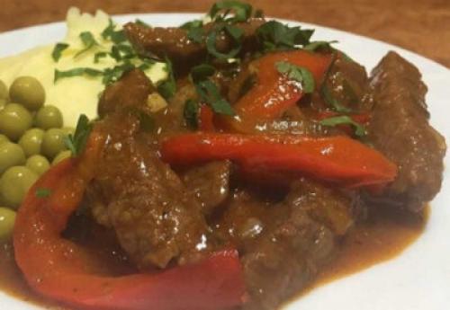 Гуляш из говядины с подливкой без томатной пасты. Гуляш из говядины без томатной пасты: альтернативная подлива тоже может быть вкусной