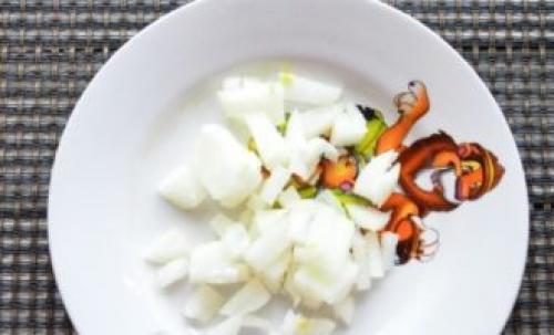 Мимоза с сардиной в томате. Классический рецепт салата мимоза с консервами и сыром