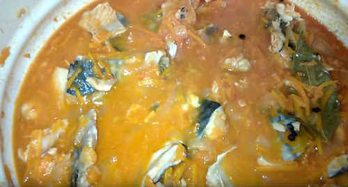 Салат из скумбрии в томатном соусе. Салат со скумбрией на зиму с овощами — очень вкусные рецепты заготовки консервов