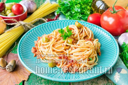 Блюда из рыбных консервов в томате.  Макароны с рыбными консервами в томатном соусе – отличная идея, что приготовить на ужин быстро и вкусно