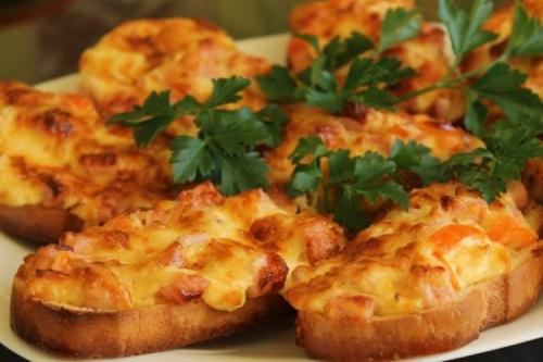 Какие виды хлеба можно подавать к салату с ветчиной и грибами без болгарского перца. 20 шикарных рецептов горячих бутербродов