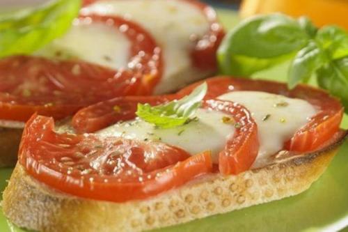 Какие виды хлеба можно подавать к салату с ветчиной и грибами без болгарского перца. 20 шикарных рецептов горячих бутербродов