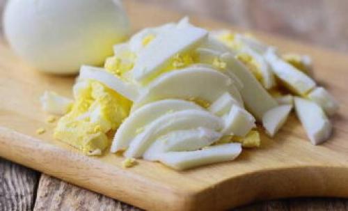 Какие ингредиенты можно использовать вместо болгарского перца в салате с ветчиной и грибами. Салаты с ветчиной