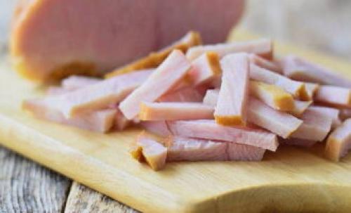 Какие ингредиенты можно использовать вместо болгарского перца в салате с ветчиной и грибами. Салаты с ветчиной