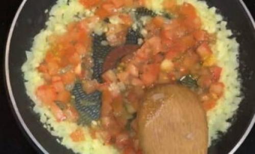 Неочищенные креветки в сливочном соусе. Креветки в сливочно-чесночном соусе жареные на сковороде