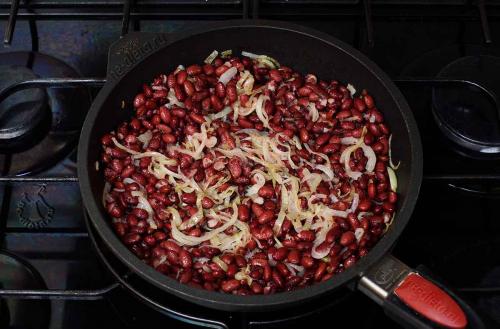 Дал из красной фасоли. Как приготовить лобио из красной фасоли — классический рецепт лобио с грецкими орехами с пошаговыми фото