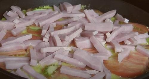 Пицца из кабачков на сковороде — простые и вкусные рецепты за 10 минут