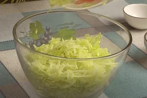 Пицца из кабачков на сковороде — простые и вкусные рецепты за 10 минут