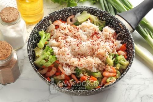 Вкусный и полезный: рецепт риса с креветками и овощами на сковороде 05 Вкусный и полезный: рецепт риса с креветками и овощами на сковороде 05