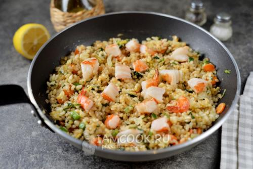 Вкусный и простой: рецепт риса с креветками на сковороде с чесноком и соевым 08