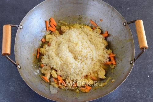 Вкусный и полезный: как приготовить рис с креветками и овощами в ВОКе 28