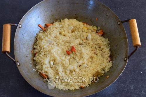 Вкусный и полезный: как приготовить рис с креветками и овощами в ВОКе 29