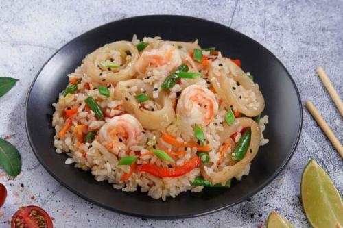 Какие специи можно использовать для придания вкуса рису с креветками и овощами на сковороде. 12 аппетитных рецептов риса с креветками