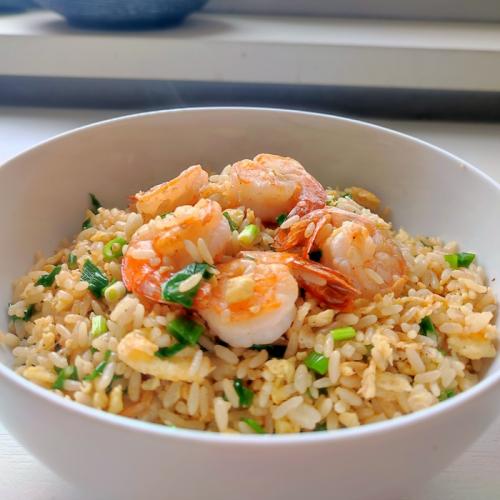 Можно ли использовать другой вид риса вместо обычного для приготовления риса с креветками и овощами на сковороде. Вчерашний рис будешь? А жареный с креветками?