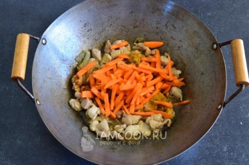 Вкусный и полезный: как приготовить рис с креветками и овощами в ВОКе 27