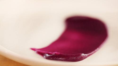 Какие соусы можно использовать для придания блюду дополнительного аромата. Как красиво украсить блюдо? Соусы для декорирования.