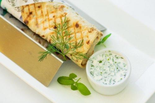 Какие соусы можно использовать для шаурмы с люля-кебабом и овощами. Соус для шаурмы: 12 рецептов в домашних условиях