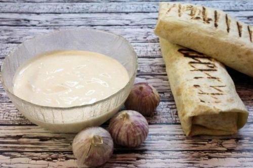 Какие соусы можно использовать для шаурмы с люля-кебабом и овощами. Соус для шаурмы: 12 рецептов в домашних условиях