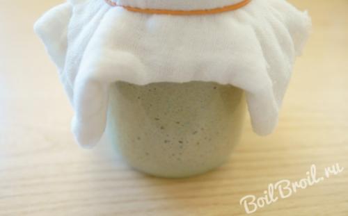 Пшеничный хлеб на ржаной закваске в духовке. Ингредиенты