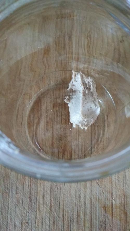 Пшеничная закваска в две подкормки. Пшеничная закваска из ржаной за сутки