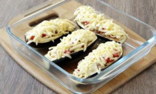 Баклажаны, запеченные в духовке с помидорами и сыром. Баклажаны с помидорами и сыром, запеченные в духовке