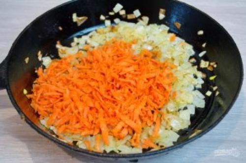 Картофельный суп с килькой в томатном соусе. Суп из кильки в томате