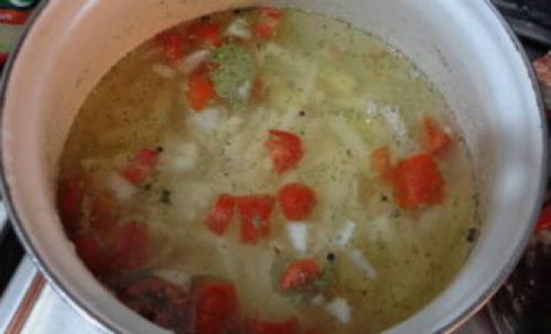 Суп из кильки в томатном соусе без риса. Суп с килькой в томатном соусе