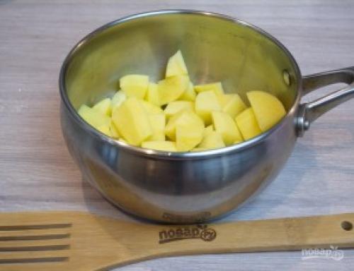 Картофельный суп с килькой в томатном соусе. Суп из кильки в томате