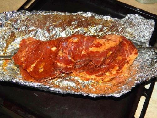 Как добавить вкус к свинине в беконе на вертеле. Рецепт шашлыка на вертеле