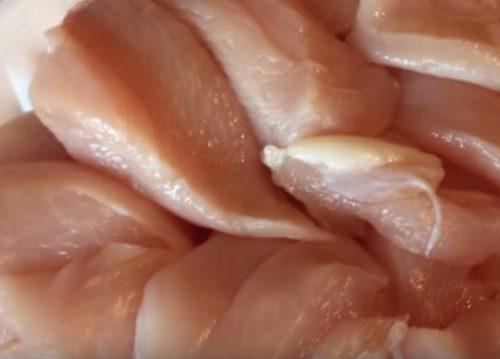 Какие ингредиенты необходимы для приготовления котлет из куриной грудки. Куриные котлеты — простой рецепт приготовления котлет из грудок