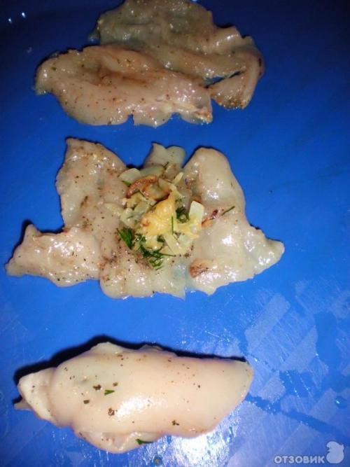 Куриные рулетики в сметанном соусе. Рецепт: Куриные рулетики - В сметанном соусе.