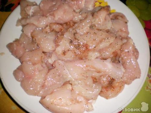 Куриные рулетики в сметанном соусе. Рецепт: Куриные рулетики - В сметанном соусе.