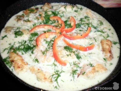 Куриные рулетики в сметанном соусе. Рецепт: Куриные рулетики - В сметанном соусе.