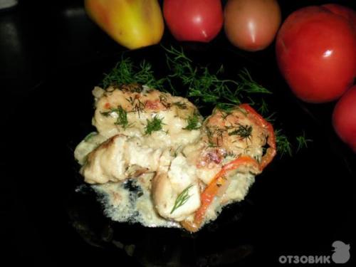 Куриные рулетики в сметанном соусе. Рецепт: Куриные рулетики - В сметанном соусе.