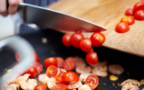 Что нужно для приготовления пасты с креветками по рецепту Джейми Оливера. Рецепт приготовления пасты с креветками