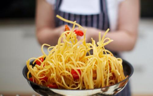 Что нужно для приготовления пасты с креветками по рецепту Джейми Оливера. Рецепт приготовления пасты с креветками