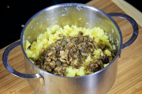 Какие ингредиенты можно добавить в рядочки с картошкой. 25 быстрых картофельных начинок для пирожков