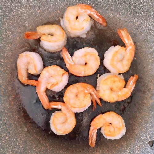 Как добавить вкус к жареный рис с креветками. Вчерашний рис будешь? А жареный с креветками?