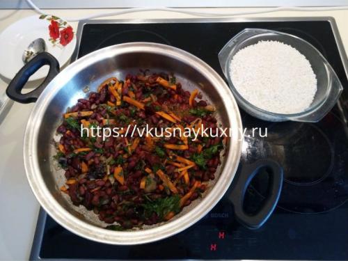 Что такое фасоль по-индийски с рисом и зеленью. Плов с фасолью