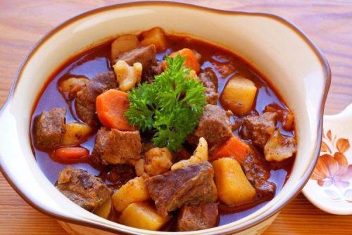 Говядина тушеная с подливой. 15 рецептов вкуснейшего гуляша из говядины с подливкой