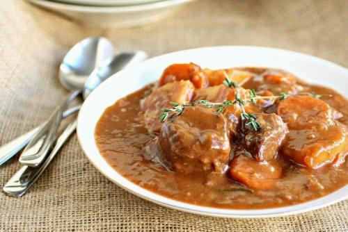 Говядина тушеная с подливой. 15 рецептов вкуснейшего гуляша из говядины с подливкой