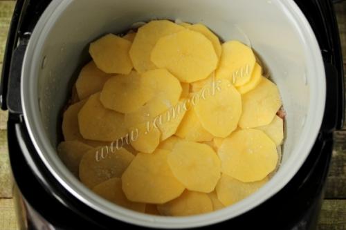 Французский рецепт мяса в мультиварке с картошкой: простой и вкусный 02 Французский рецепт мяса в мультиварке с картошкой: простой и вкусный 02