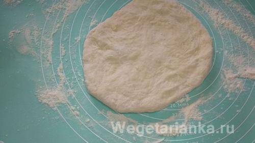 Рецепт пиццы без сметаны и кефира на сковороде. Пицца на сковороде без сметаны, дрожжей и яиц