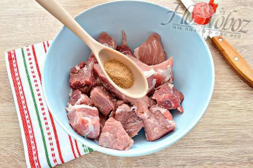 Шашлык на шпажках в фольге в духовке. Приготовление