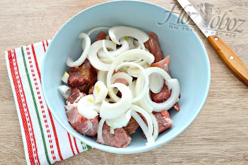 Шашлык на шпажках в фольге в духовке. Приготовление