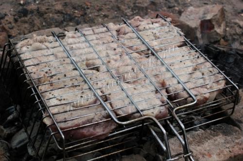 Экспресс шашлык из свиной шейки и киви в духовке. Рецепты шашлыка в духовке с свиной шеей 23 Экспресс шашлык из свиной шейки и киви в духовке. Рецепты шашлыка в духовке с свиной шеей 23