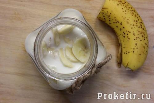 Ленивая овсянка на кефире. Ленивая овсянка с кефиром и молоком и бананом